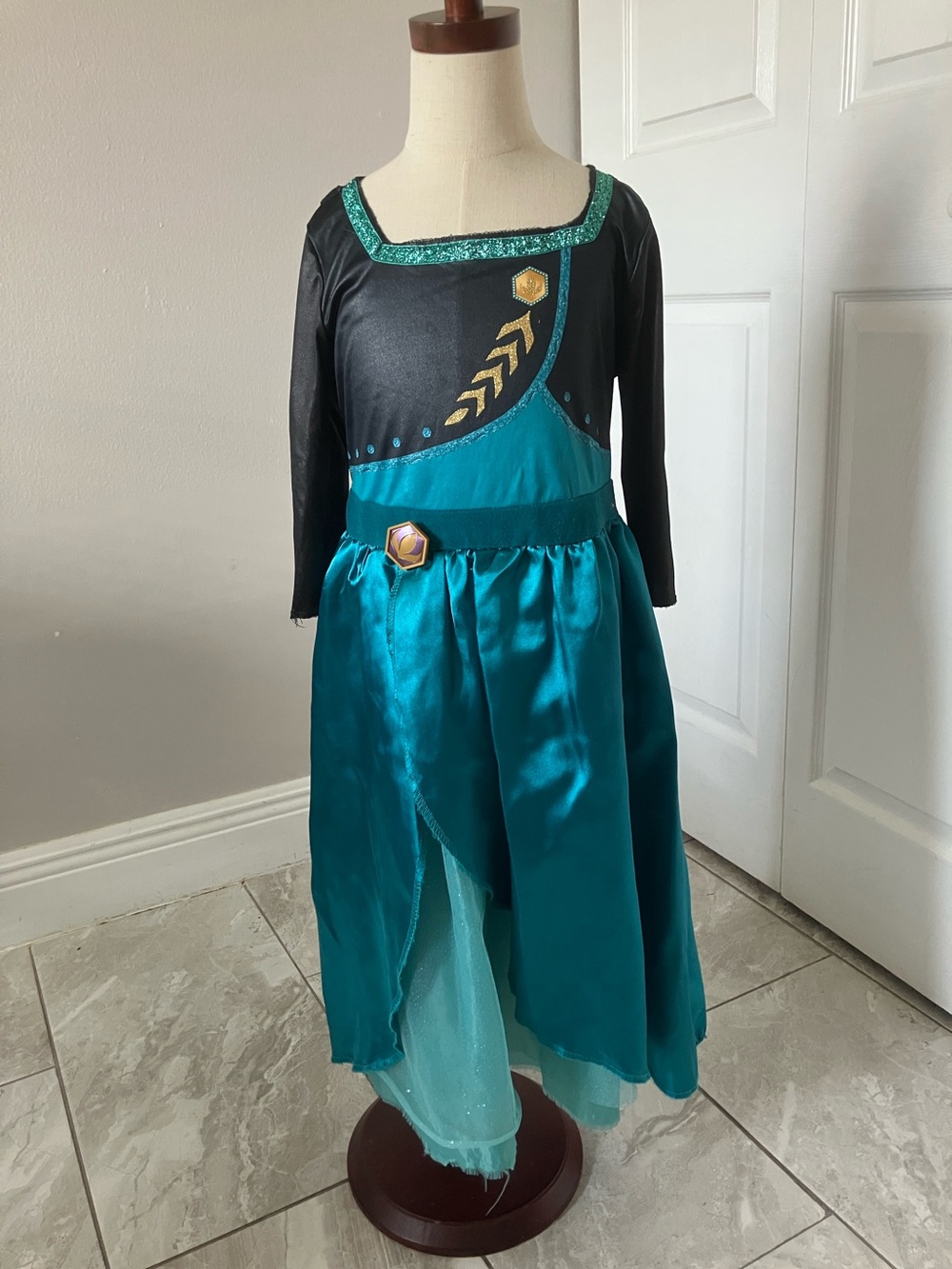 DISNEY Girls Frozen 2 Queen Anna Dress Up Costume | 4-6X
